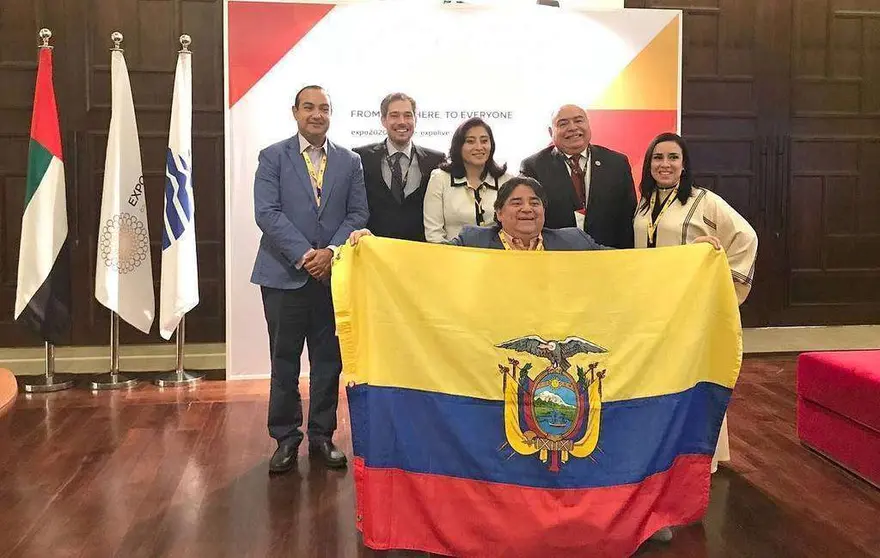 Ernesto Roca, Adriano Konialidis, María Soledad López, Francisco Alonso, Mario Vallejo y María José de Vallejo, tras la presentación en Expo Live de GoRaymi, la plataforma turística del Ecuador. (Cedida)