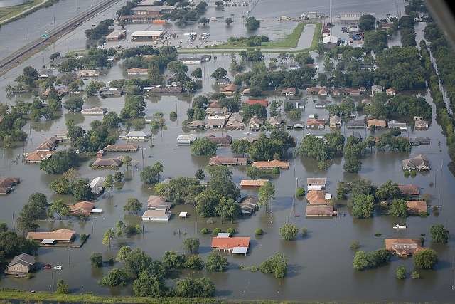 Casas inundadas en Texas tras el paso del huracán Harvey. (Daniel J. Martinez, U.S. Air National Guard)
