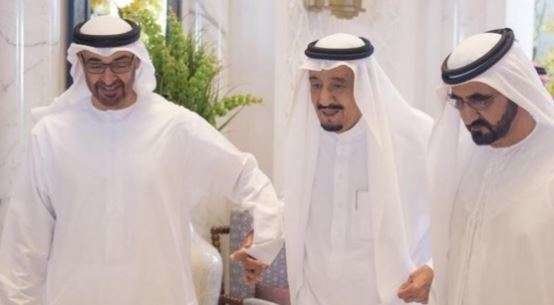 Los líderes de EAU junto al Rey Salman.