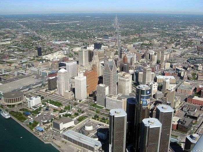 La ciudad de Detroit en el estado de Michigan.