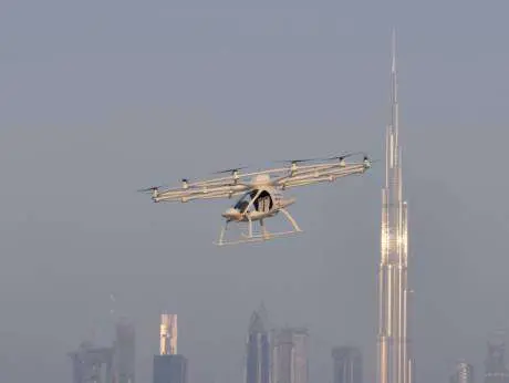 El primer taxi volador del mundo, durante el vuelo de prueba. (RTA)