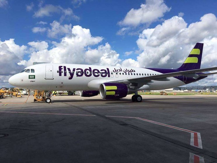 Un avión de la aerolínea saudita Flyadeal. (Flyadeal, Facebook)