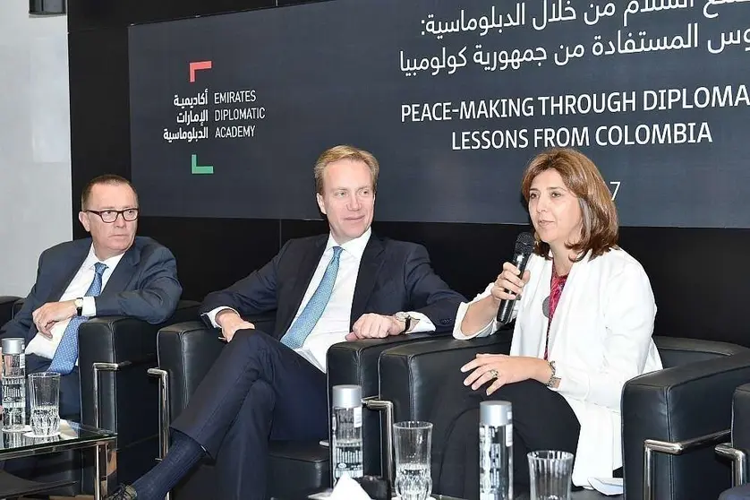 La canciller Holguín interviene en un panel en la Academia Diplomática de Emiratos en Abu Dhabi. (Manaf K. Abbas / EL CORREO)