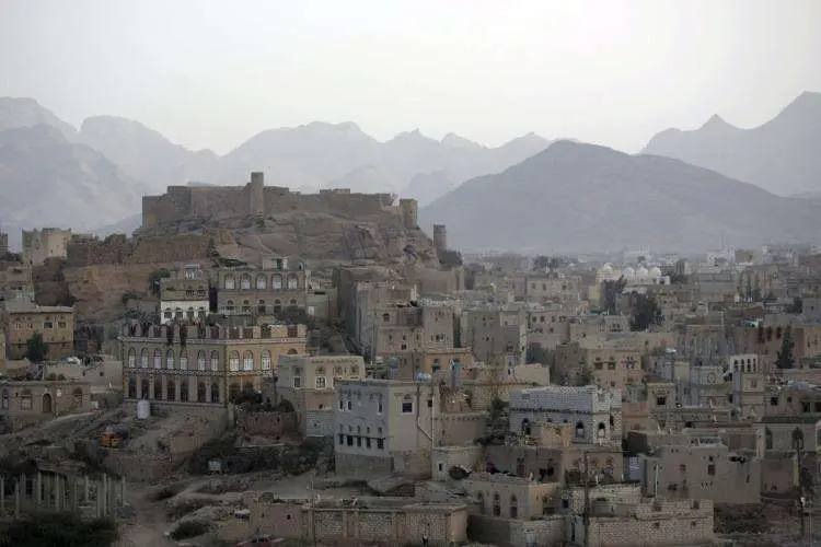 En la imagen de AP, la cadena montañosa que rodea Baydha, en el sudoeste de Yemen.