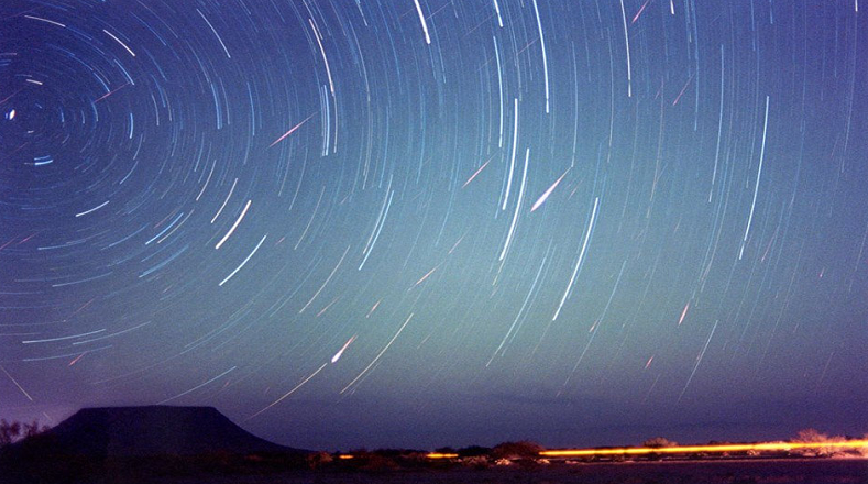 La lluvia de estrellas Leónidas llega en el mes de noviembre.