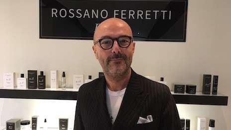 Rossano Ferretti en su salón de Nueva York.