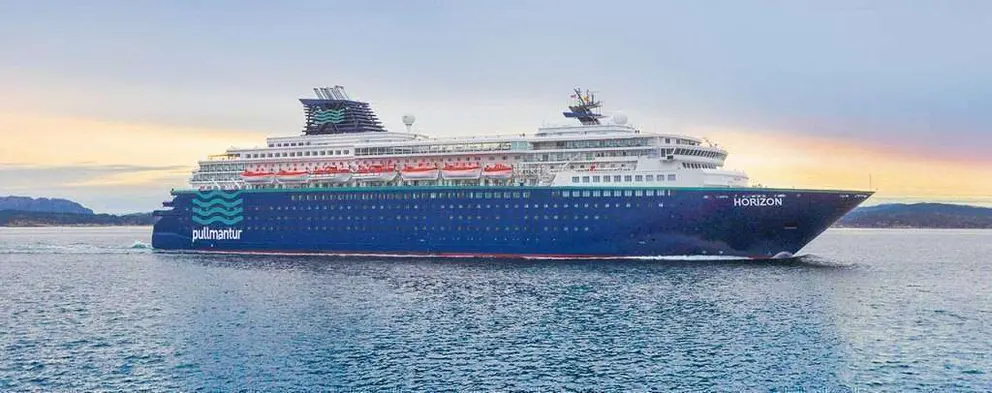 El barco Horizon de la compañía española Pullmantur.