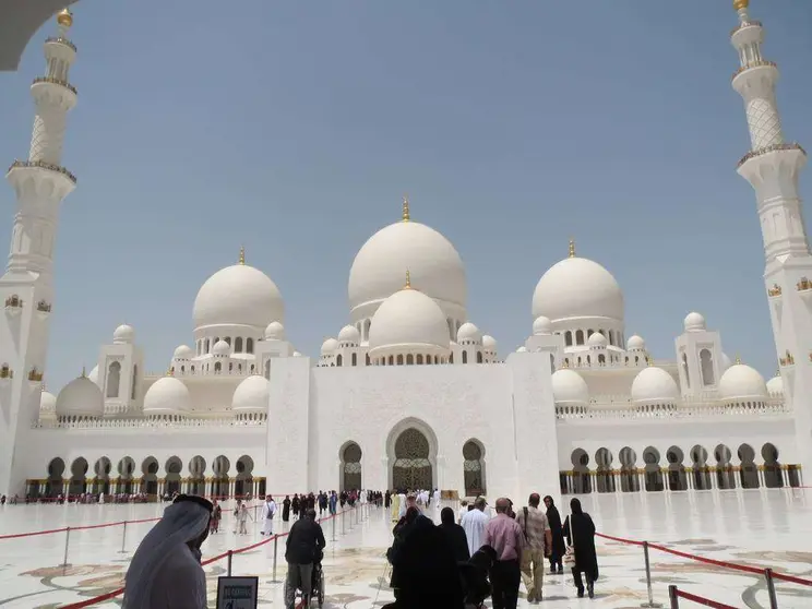 Imagen de la Mezquita Sheikh Zayed de Abu Dhabi. (EL CORREO)