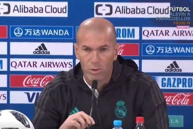 Zidane, durante su comparecencia en la sala de prensa del estadio de la Zayed Sports City de Abu Dhabi. (@RealMadrid)
