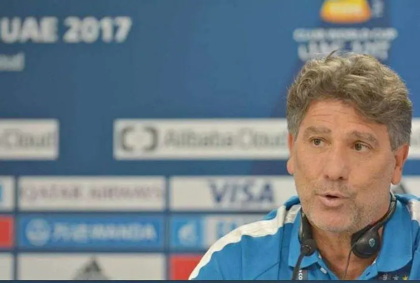 Renato Portaluppi, entrenador del Gemio, durante la rueda de prensa en Abu Dhabi. (@GremioCP)