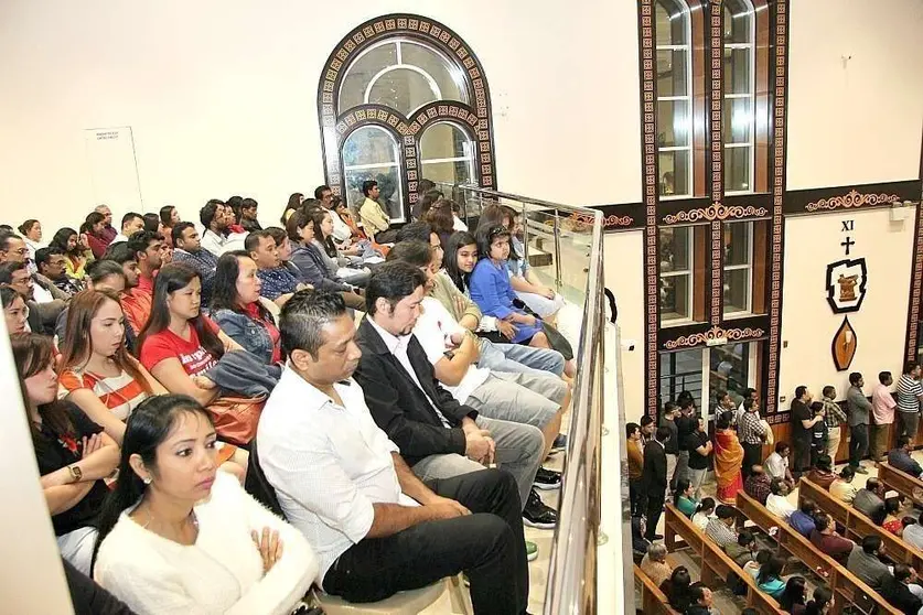 Miles de personas acudieron a la iglesia de San Antonio de Padua de Ras Al Khaimah para celebrar la Nochebuena. (EL CORREO)