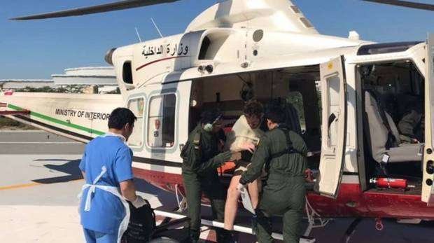 Un helicóptero evacuó al turista accidentado en Jebel Jais. (Ministerio del Interior)
