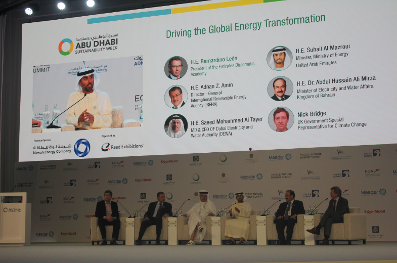 Panel 'Impulsando la transformación energética global' durante la Semana de la Sostenibilidad de Abu Dhabi. (ELCORREO)