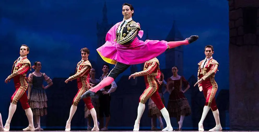 Escena de 'Don Quijote', ballet interpretado por la Compañía Nacional de Danza de España.