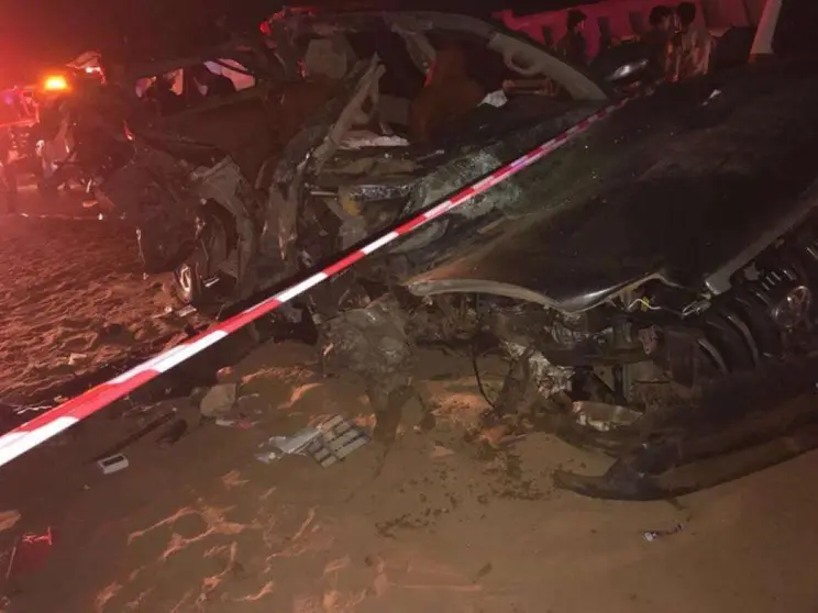Estado en el que quedó el vehículo accidentado en Jazan. (Saudi Gazette)