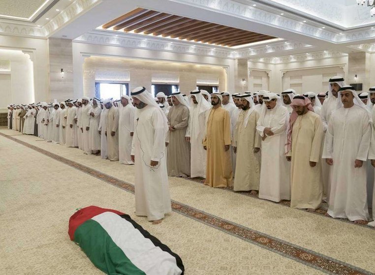 Funeral por la jequesa Hessa bint Mohammed bin Khalifa Al Nahyan celebrado el domingo en Al Ain.