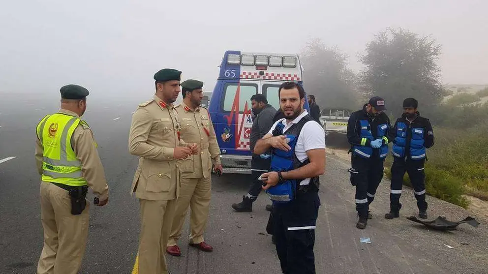 La Policía de Dubai difundió esta imagen de la niebla durante el accidente de tráfico.