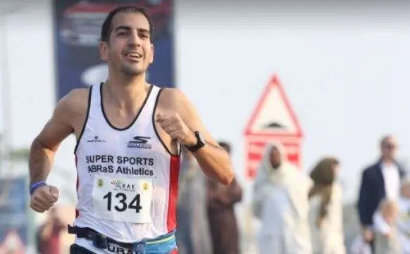 Mario Illán realizó el mejor tiempo entre los hispanos en la Maratón de RAK 2018.