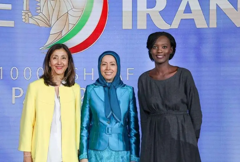 Íngrid Betancourt, Maryam Rajavi y Rama Yade el verano pasado en París.