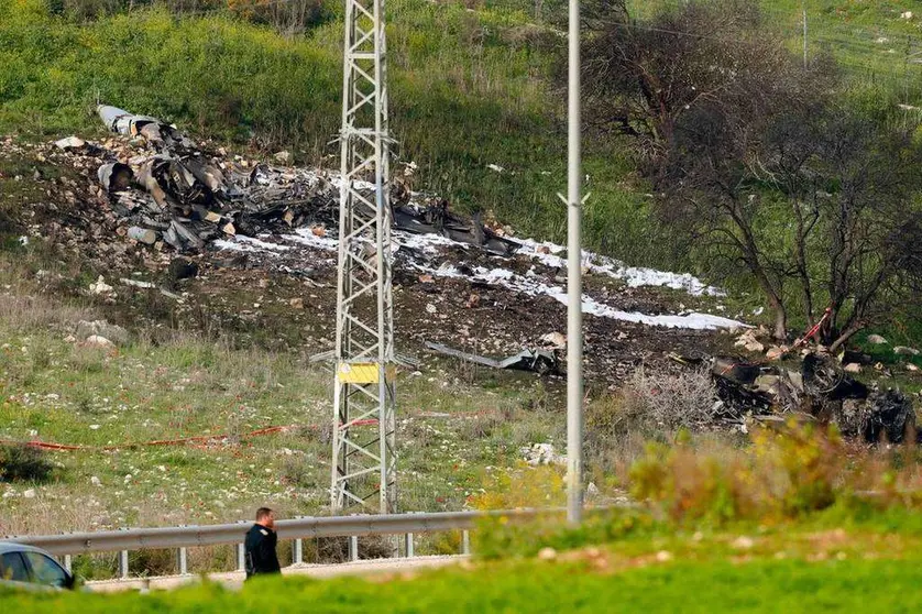 Restos del F16 israelí en el norte del país. (AFP)