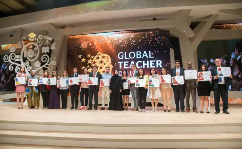 Finalistas de 2017, en la ceremonia de premios celebrada en Dubai. 