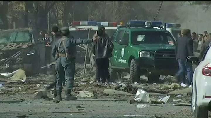 El atentado ha inundado de destrucción Kabul. (bbc)