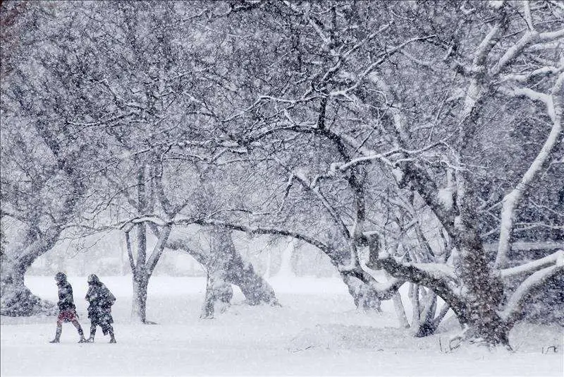 La costa este de Estados Unidos se prepara para una gran tormenta de nieve.