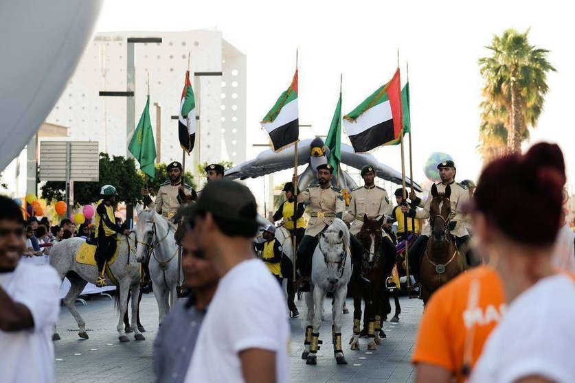 La Policía de Montada de EAU durante el desfile.