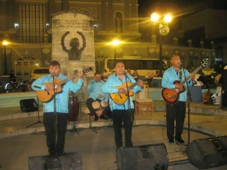 El Trío Ensueño, durante su actuación en el Festival de la Trova Pepé Sánchez en Santiago de Cuba. (Sergio Martínez)