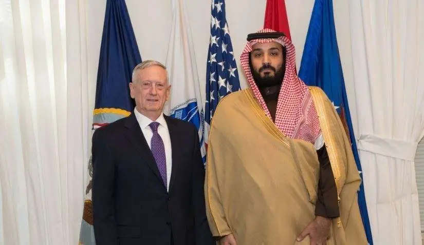 El secretario de Defensa de EEUU y el príncipe heredero saudí.