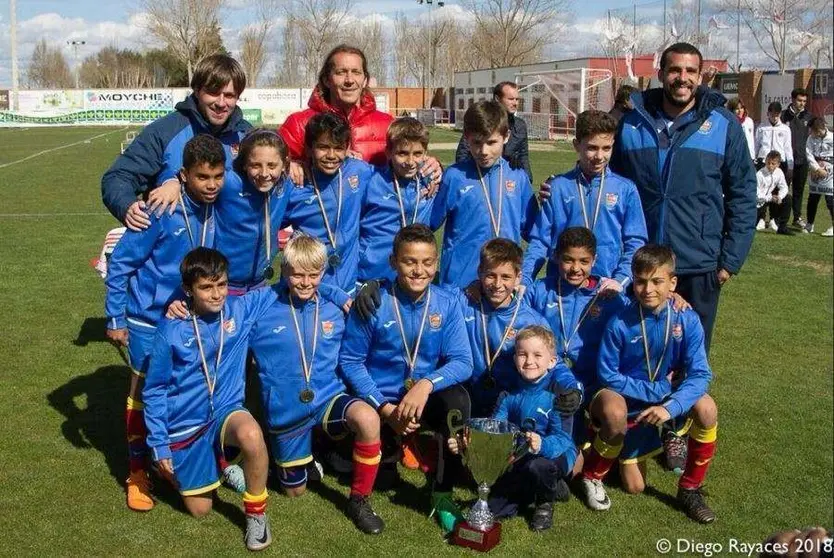 Michel Salgado y el equipo de Dubai campeones en España.
