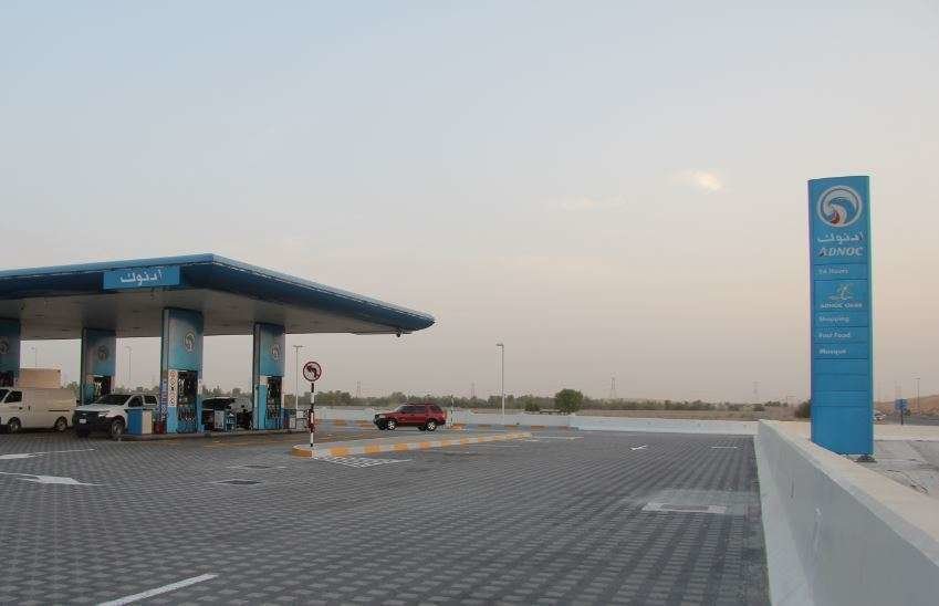 Una gasolinera de la petrolera estatal de EAU. (EL CORREO)