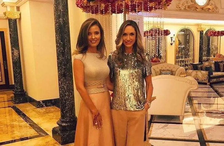 La esposa de Eric, Lara Trump, publicó una foto suya (derecha) de la fiesta de bodas femenina.