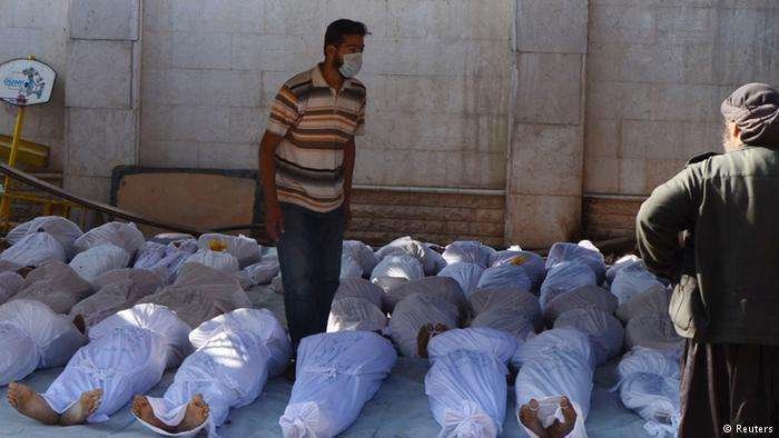 La organización siria mostró imágenes de cadáveres.