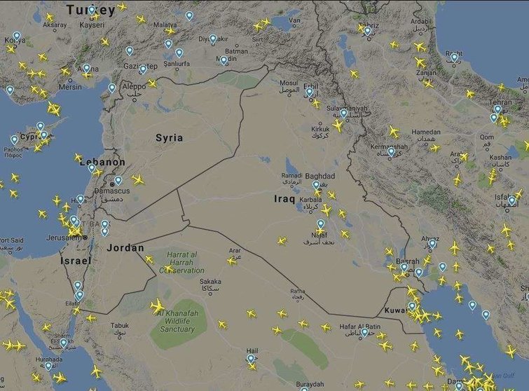 A pesar de la advertencia, un avión de la aerolínea nacional del Libano atraviesa el espacio aéreo sirio.
