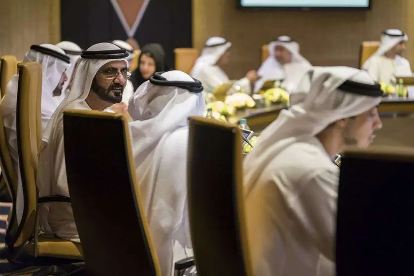 Sheikh Mohammed bin Rashid preside una reunión del Gabinete de Emiratos. 