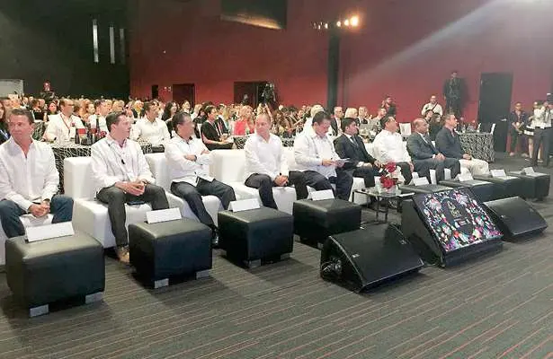 Inauguración del congreso de bodas en Los Cabos. (El Sudcaliforniano)