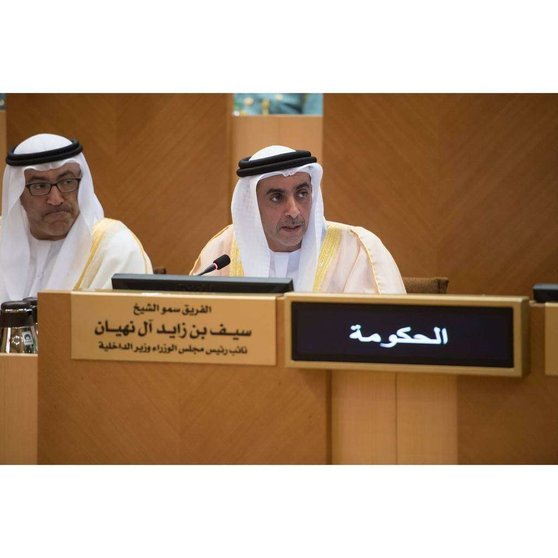 Sheikh Saif bin Zayed Al Nahyan, ministro del Interior, durante su intervención en el Consejo Nacional Federal. (Ministerio del Interior)