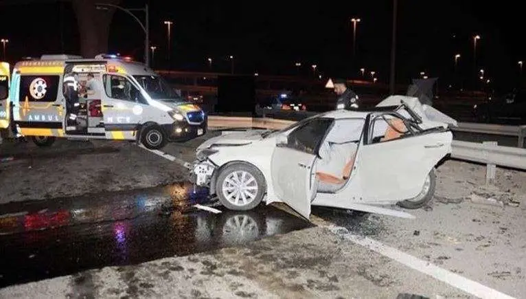 Estado en el que quedó uno de los coches implicado en la colisión.