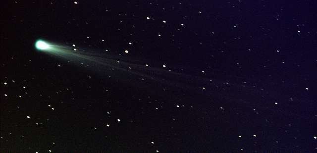 El paso de un cometa registrado por la Nasa.