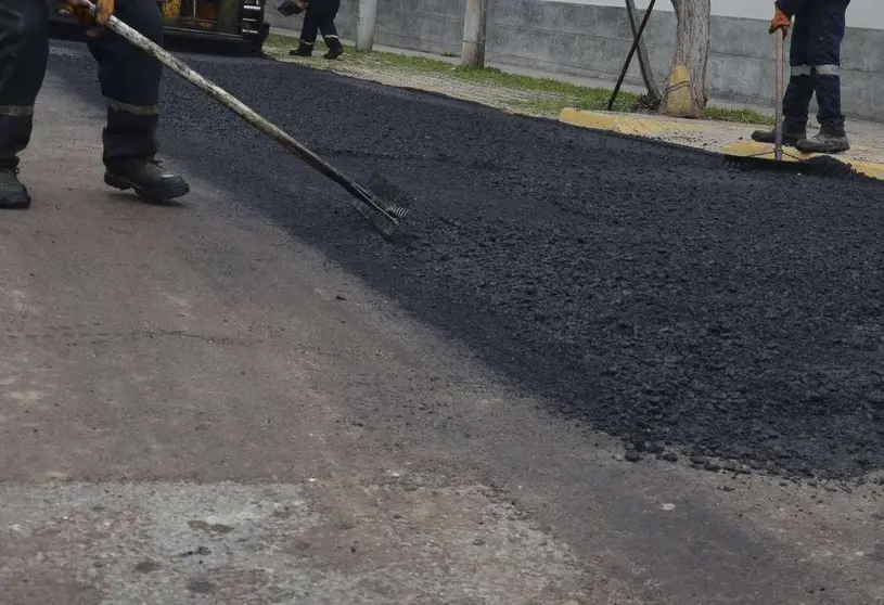 Un tramo del carril lento de Emirates Road permanecerá cortado por mantenimiento del asfaltado.