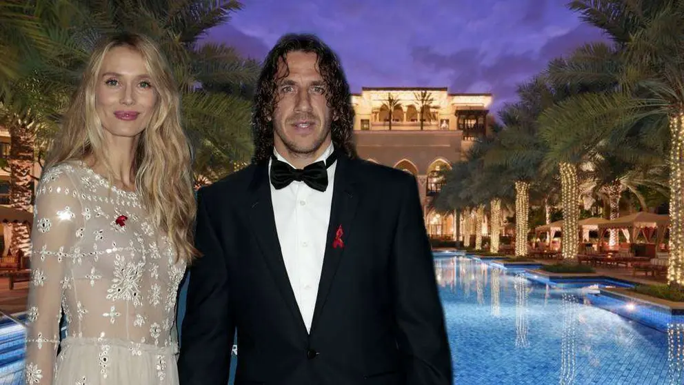 Puyol y su pareja en el Downtown de Dubai.