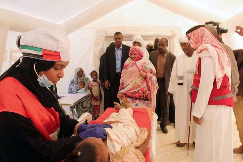 Visita de autoridades al hospital de campaña Sheikha Fatima en River Nile State, Sudán. (WAM)