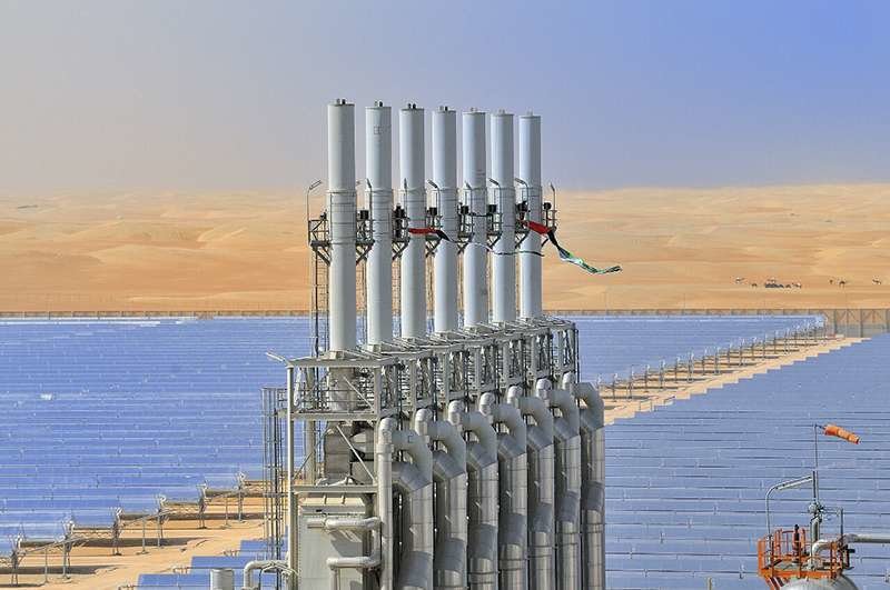 Una planta solar de Abengoa en Emiratos Árabes Unidos. (Abengoa)