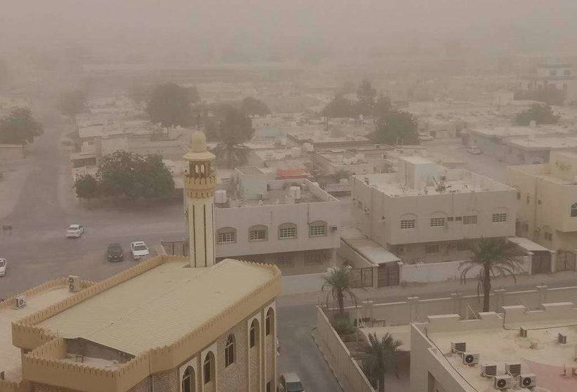 Vientos de Shammal producen una tormenta de arena en EAU. (EL CORREO)