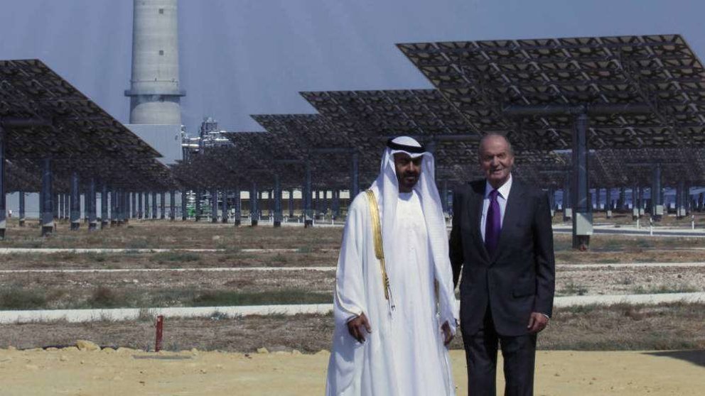 En 2011, el rey Juan Carlos y el príncipe de Abu Dabi Sheikh Mohammed bin Zayed al Nahyan inauguraron la planta Gemasolar en Sevilla. (Reuters)