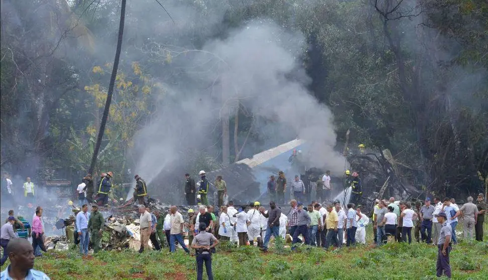 Restos del avión siniestrado en La Habana.