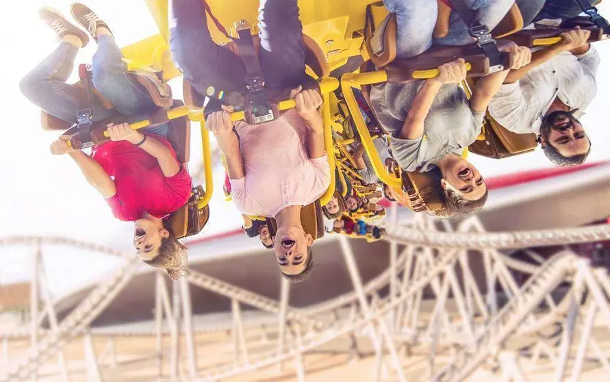 Montaña rusa en el Ferrari World Abu Dhabi. (Cedida)