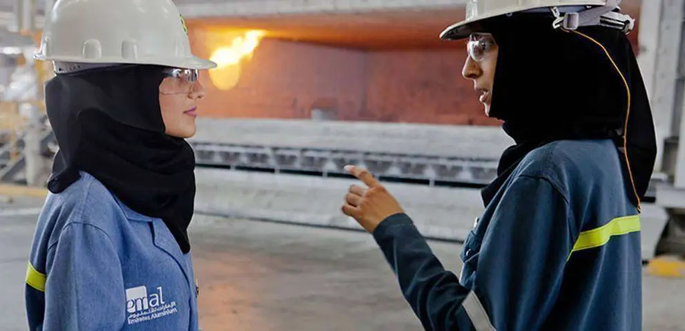 Trabajadoras nacionales de EAU.