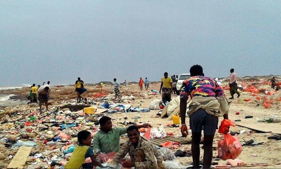 Estado de una playa de la isla de Socotra tras el paso del ciclón.
